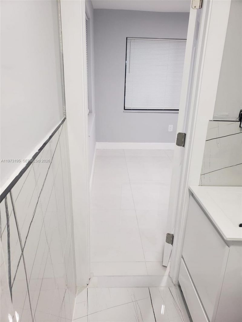150 NE 169th Ter, North Miami Beach, FL 33162 Photo