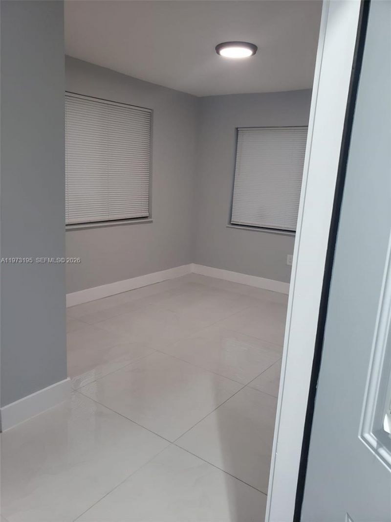 150 NE 169th Ter, North Miami Beach, FL 33162 Photo