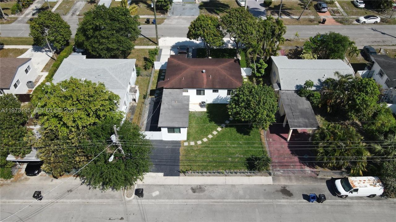 150 NE 169th Ter, North Miami Beach, FL 33162 Photo