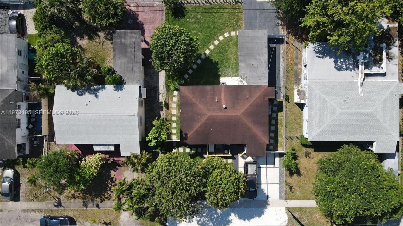 150 NE 169th Ter, North Miami Beach, FL 33162 Photo
