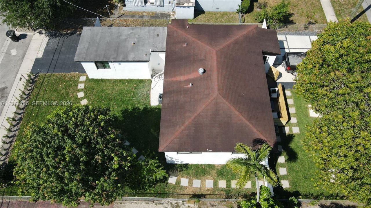 150 NE 169th Ter, North Miami Beach, FL 33162 Photo