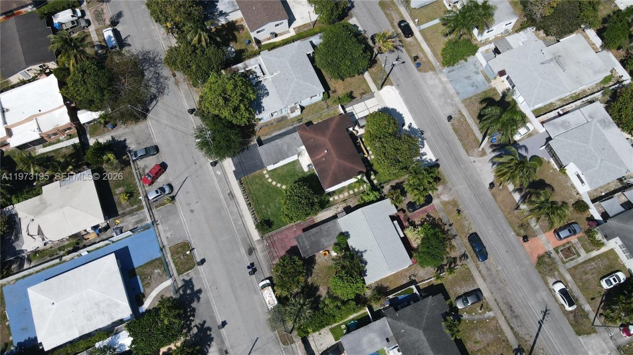 150 NE 169th Ter, North Miami Beach, FL 33162 Photo