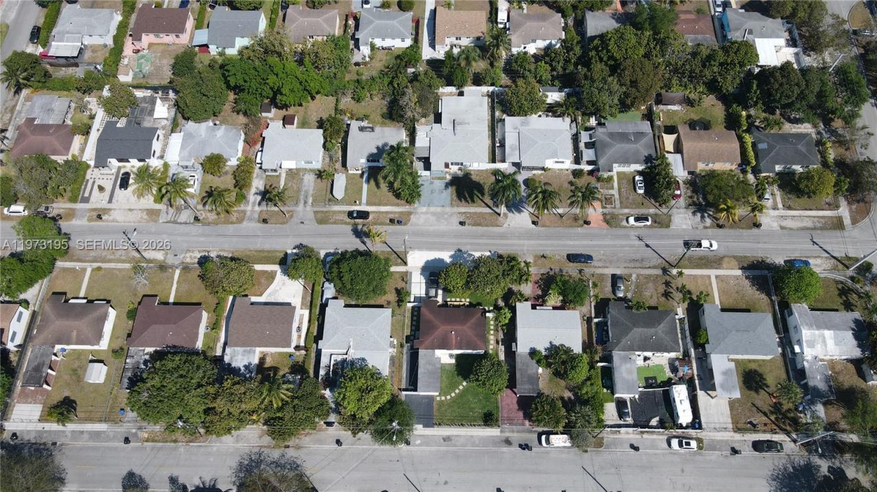 150 NE 169th Ter, North Miami Beach, FL 33162 Photo
