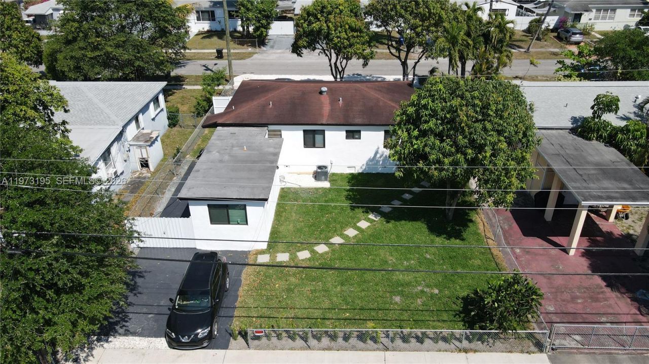 150 NE 169th Ter, North Miami Beach, FL 33162 Photo