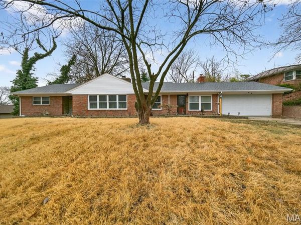 35 E Cardigan Drive, Ferguson, MO 63135