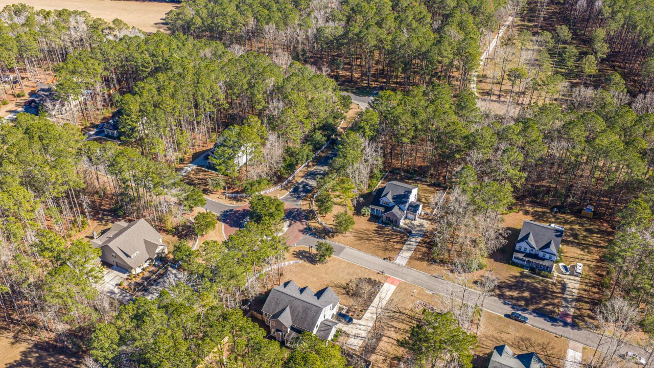 2001 Tacoma Circle Photo 37