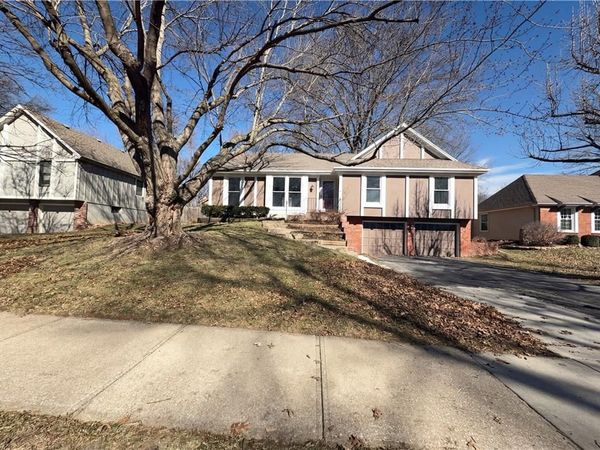 12514 W 101st Street, Lenexa, KS 66215