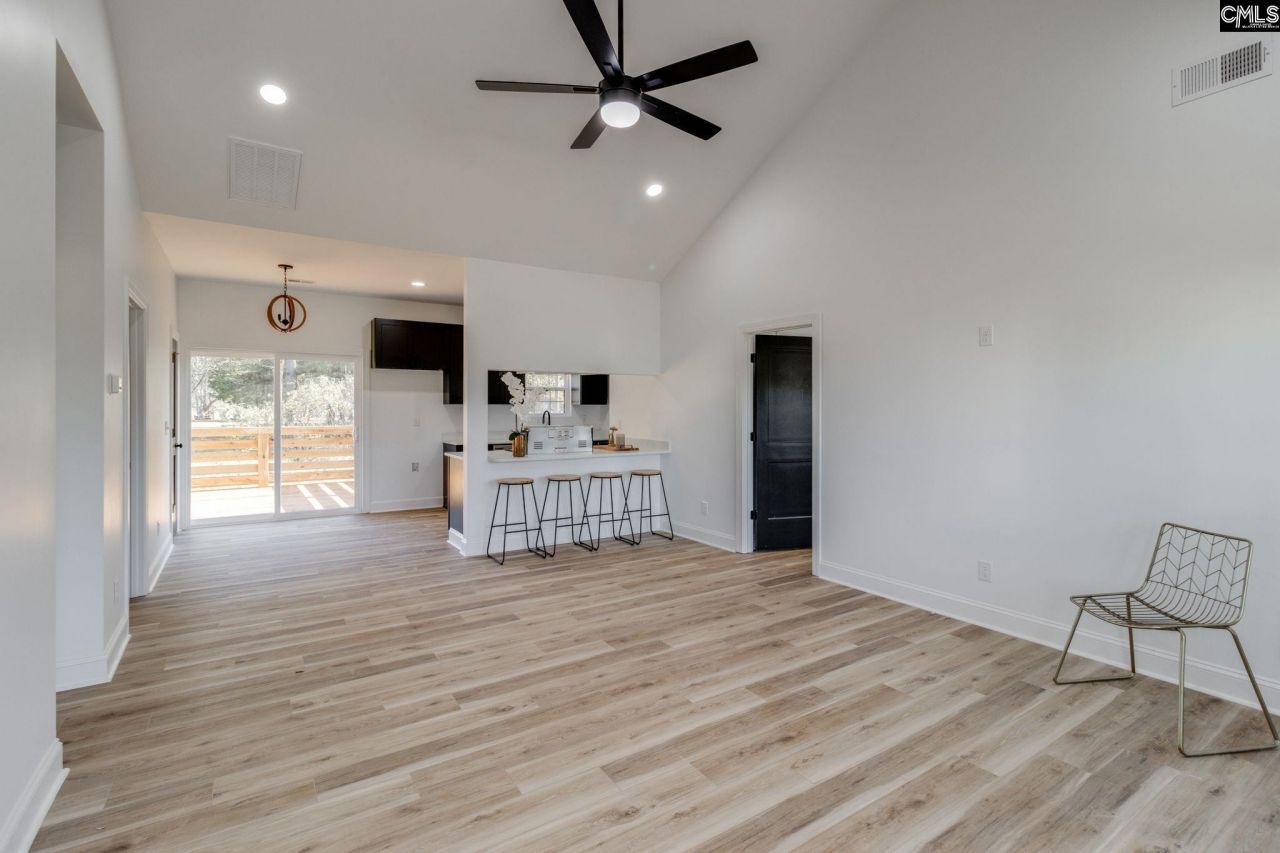 203 Ault Road  Photo 5