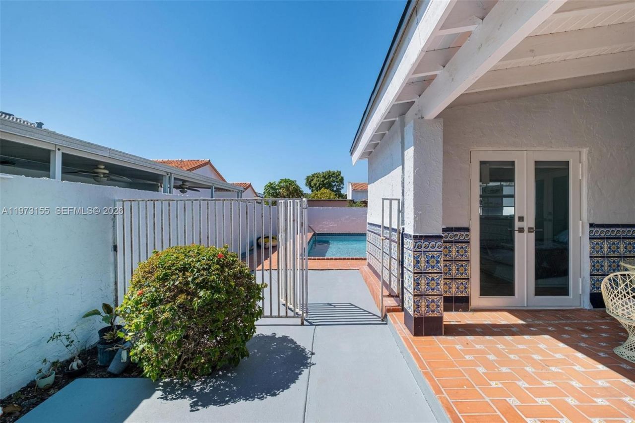 13710 SW 18th Ter , Miami, FL 33175 Photo