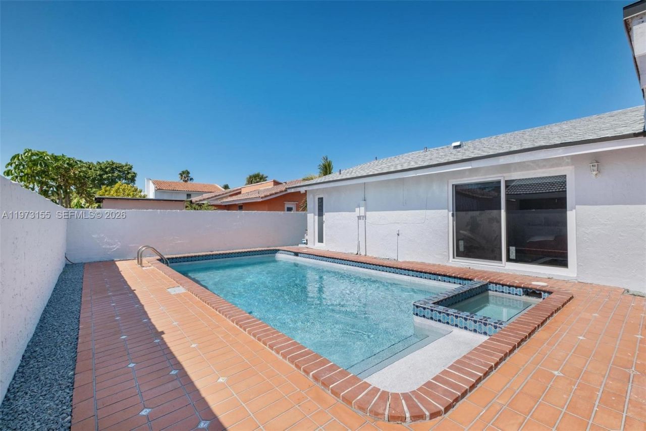 13710 SW 18th Ter , Miami, FL 33175 Photo