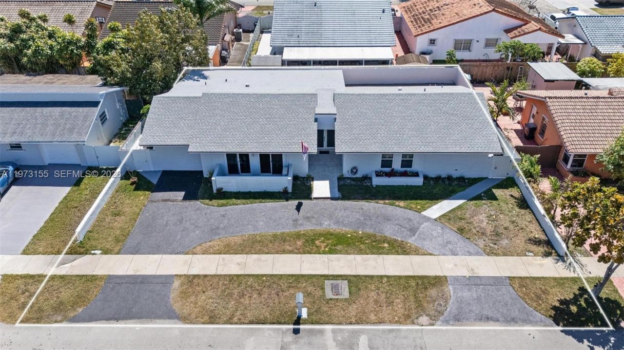 13710 SW 18th Ter , Miami, FL 33175 Photo