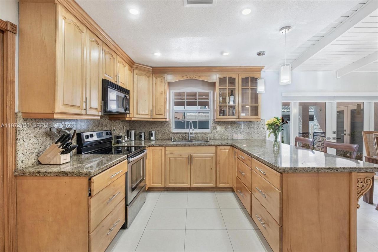 13710 SW 18th Ter , Miami, FL 33175 Photo