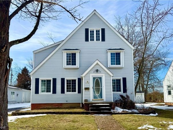 1524 Jaeger Drive, Lyndhurst, OH 44124