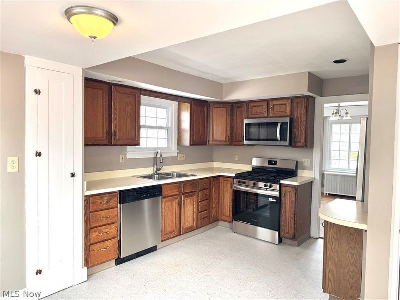 1524 Jaeger Drive, Lyndhurst, OH 44124 Photo 14