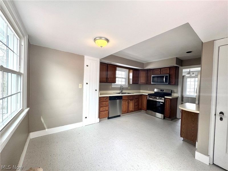 1524 Jaeger Drive, Lyndhurst, OH 44124 Photo 16