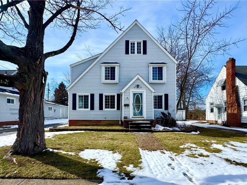 1524 Jaeger Drive, Lyndhurst, OH 44124 Photo 2