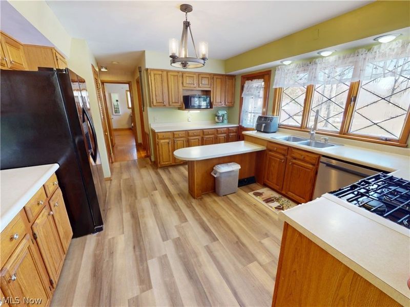 239 Dunbar Road, Tallmadge, OH 44278 Photo 13