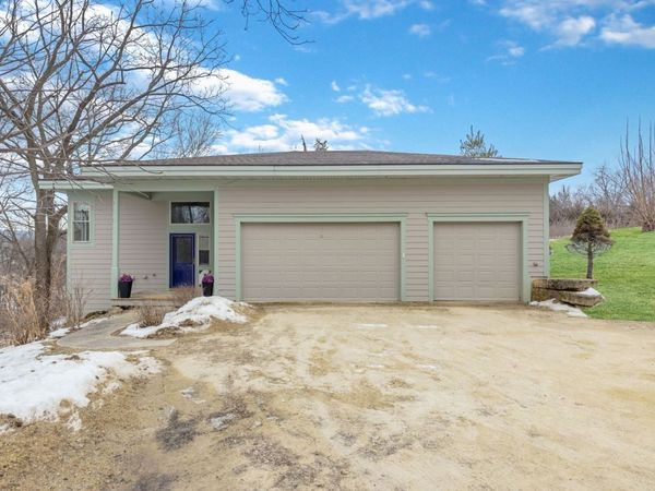 1 Waterford Drive, Galena, IL 61036