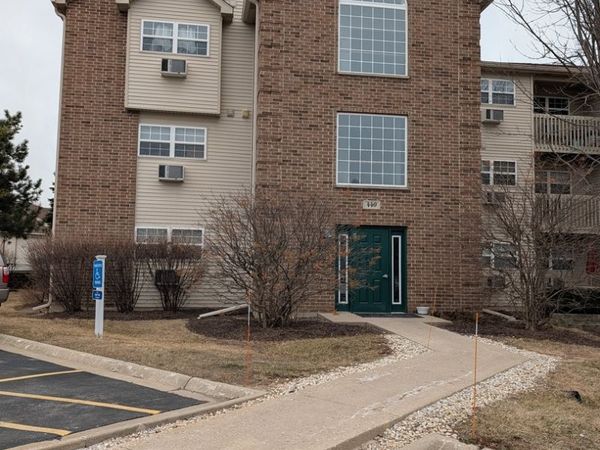 Unit 2D, Richmond, IL 60071