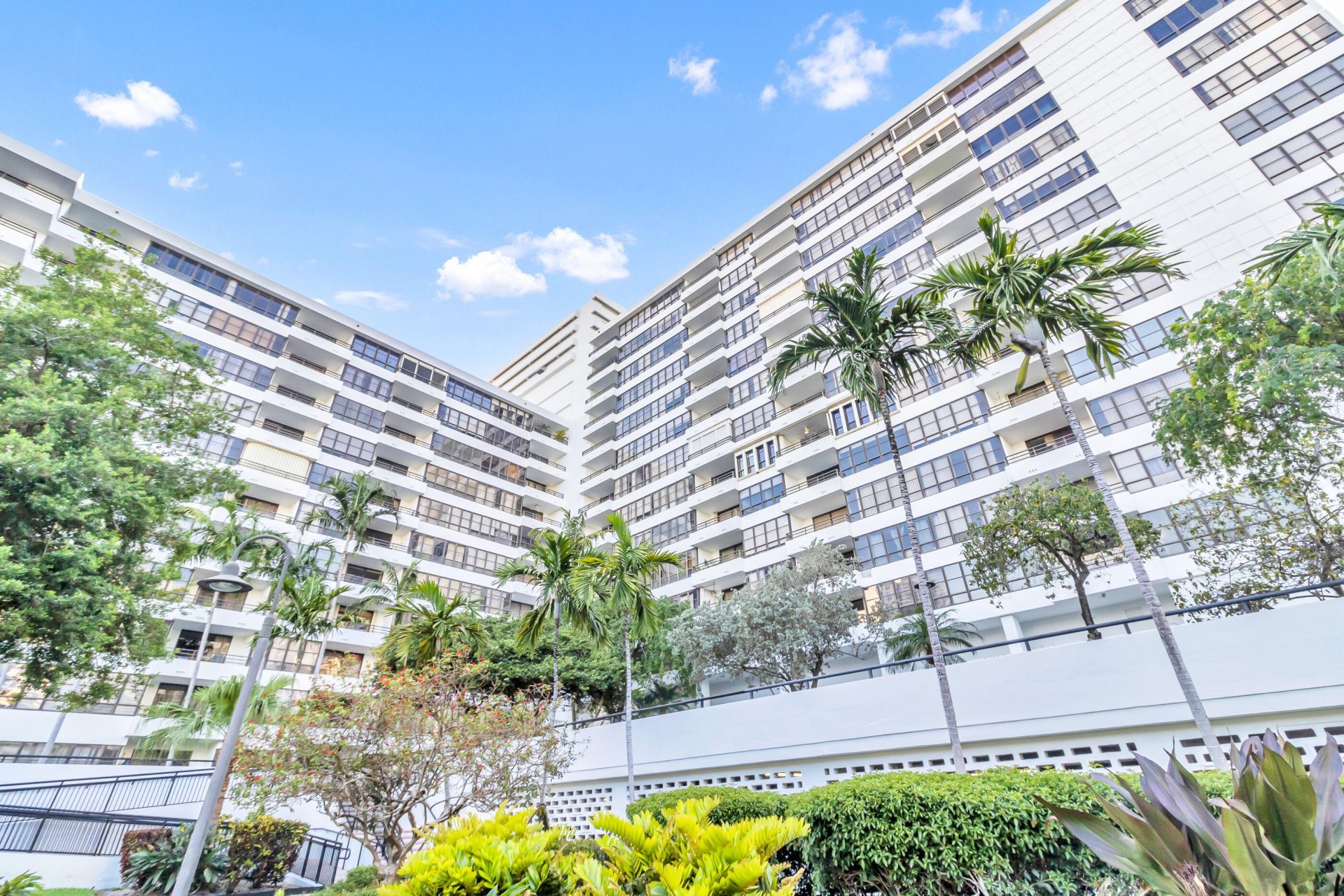 500 Three Islands Boulevard, Unit 109, Hallandale Beach, FL 33009 Photo