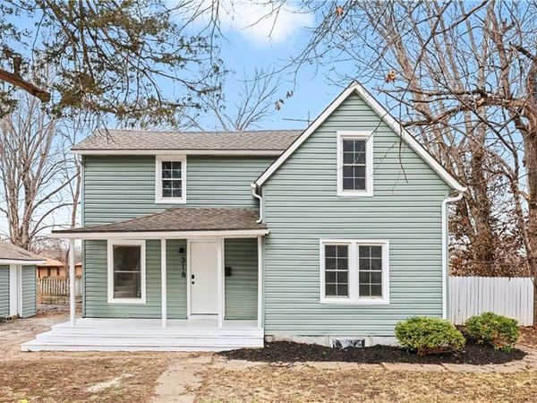 318 E Nichols Street, Spring Hill, KS 66083