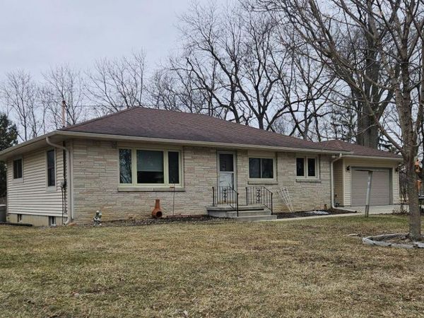 N2285 County Rd D Rd, Hebron, WI 53538