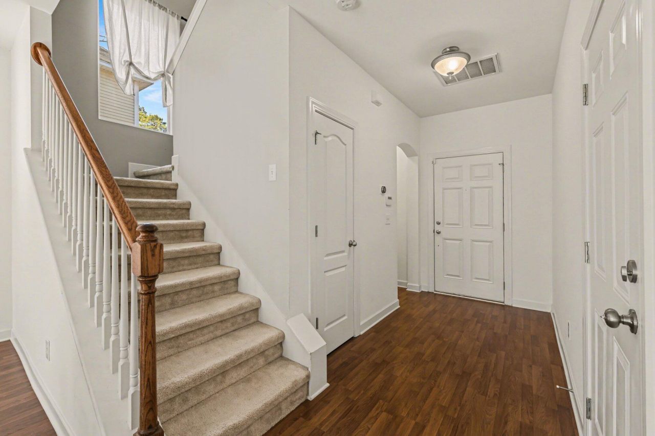 8471 Athens Way Photo 12