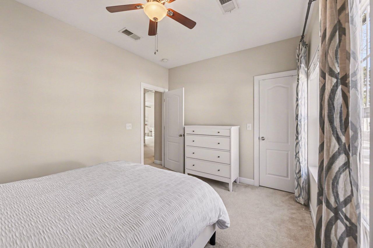 8471 Athens Way Photo 25