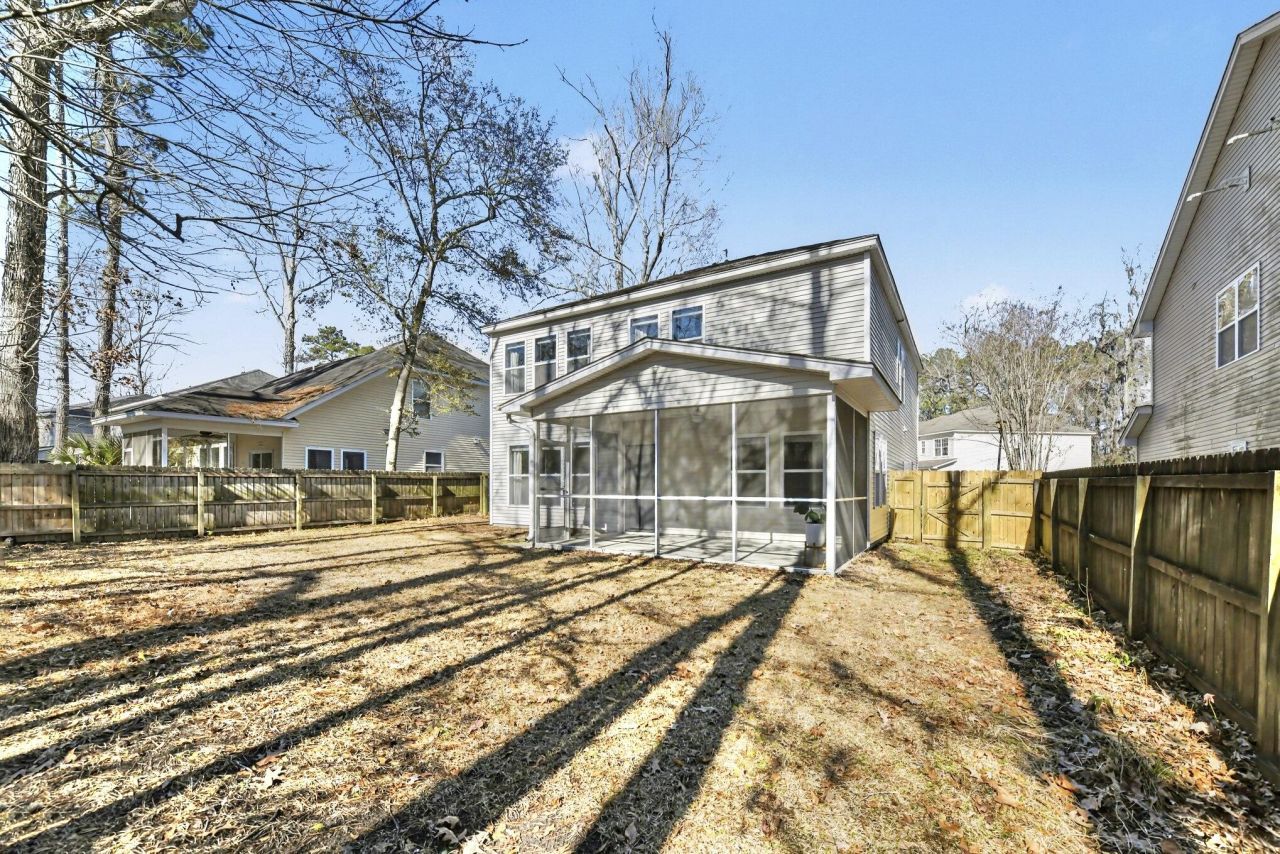 8471 Athens Way Photo 32