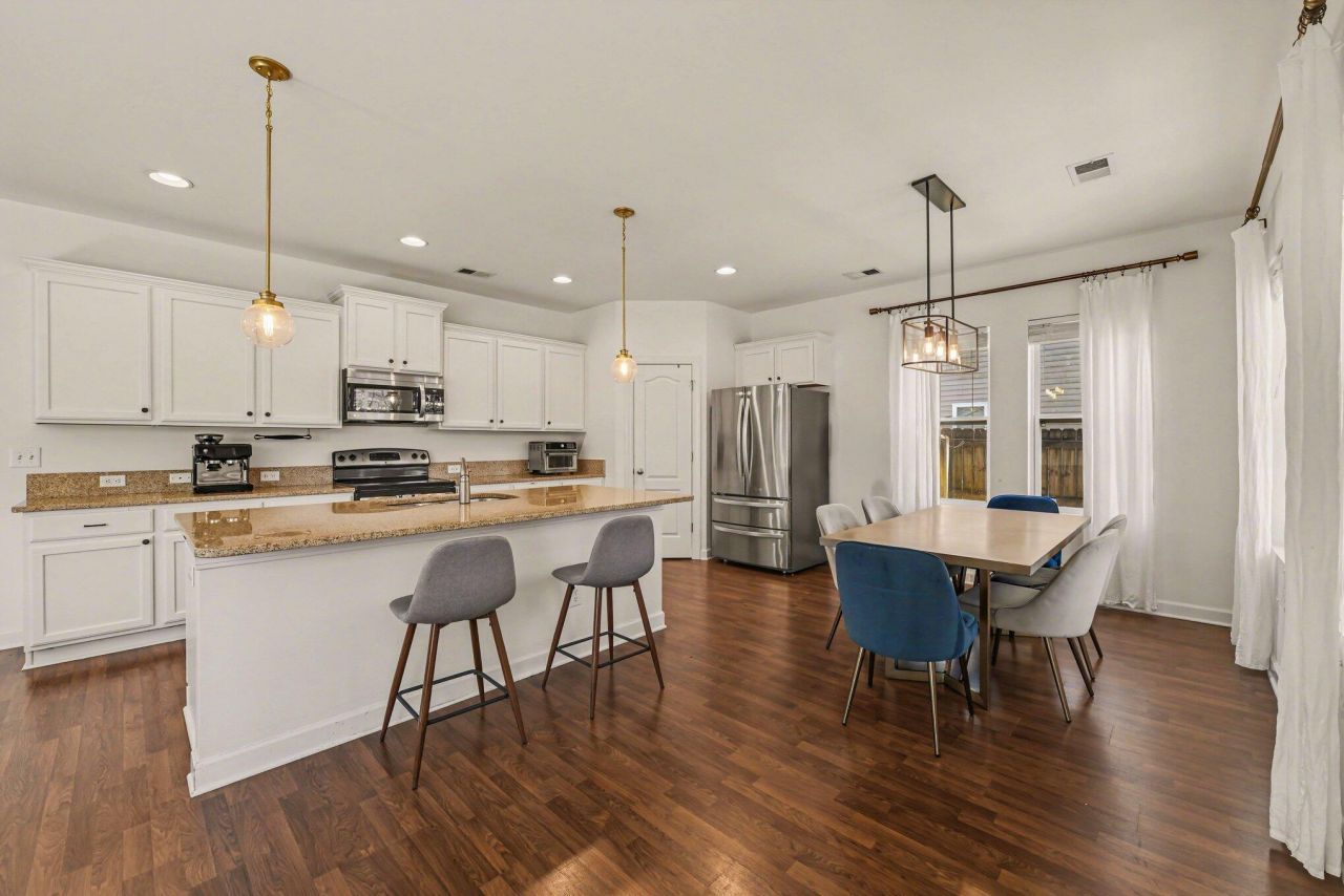 8471 Athens Way Photo 6