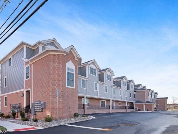 1 Elizabeth St, Unit 10, Raritan, NJ 08869