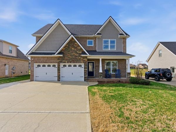 5025 Lady Thatcher Dr, Murfreesboro, TN 37129