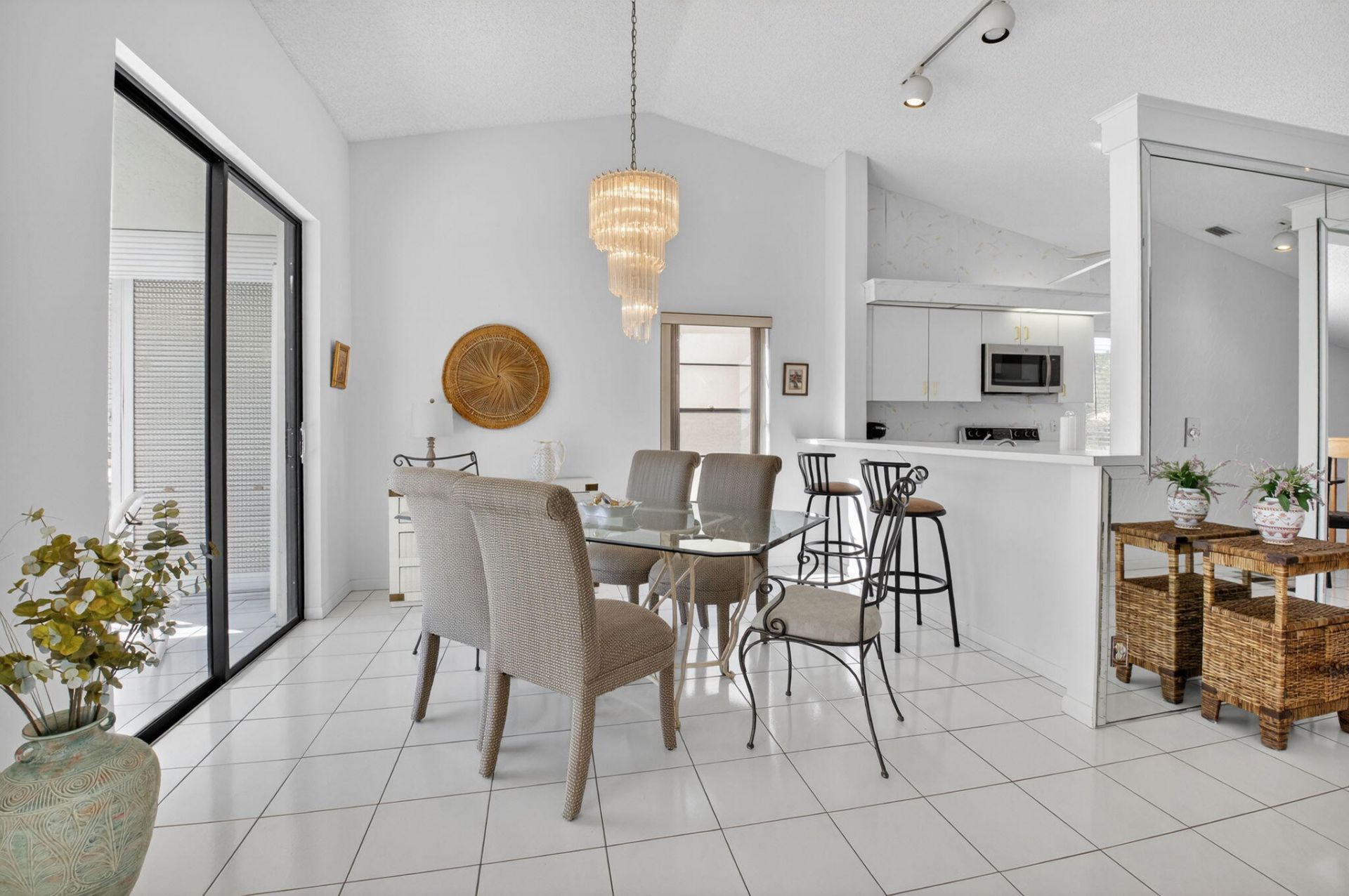 10279 N Circle Lake Drive, Unit 202, Boynton Beach, FL 33437 Photo