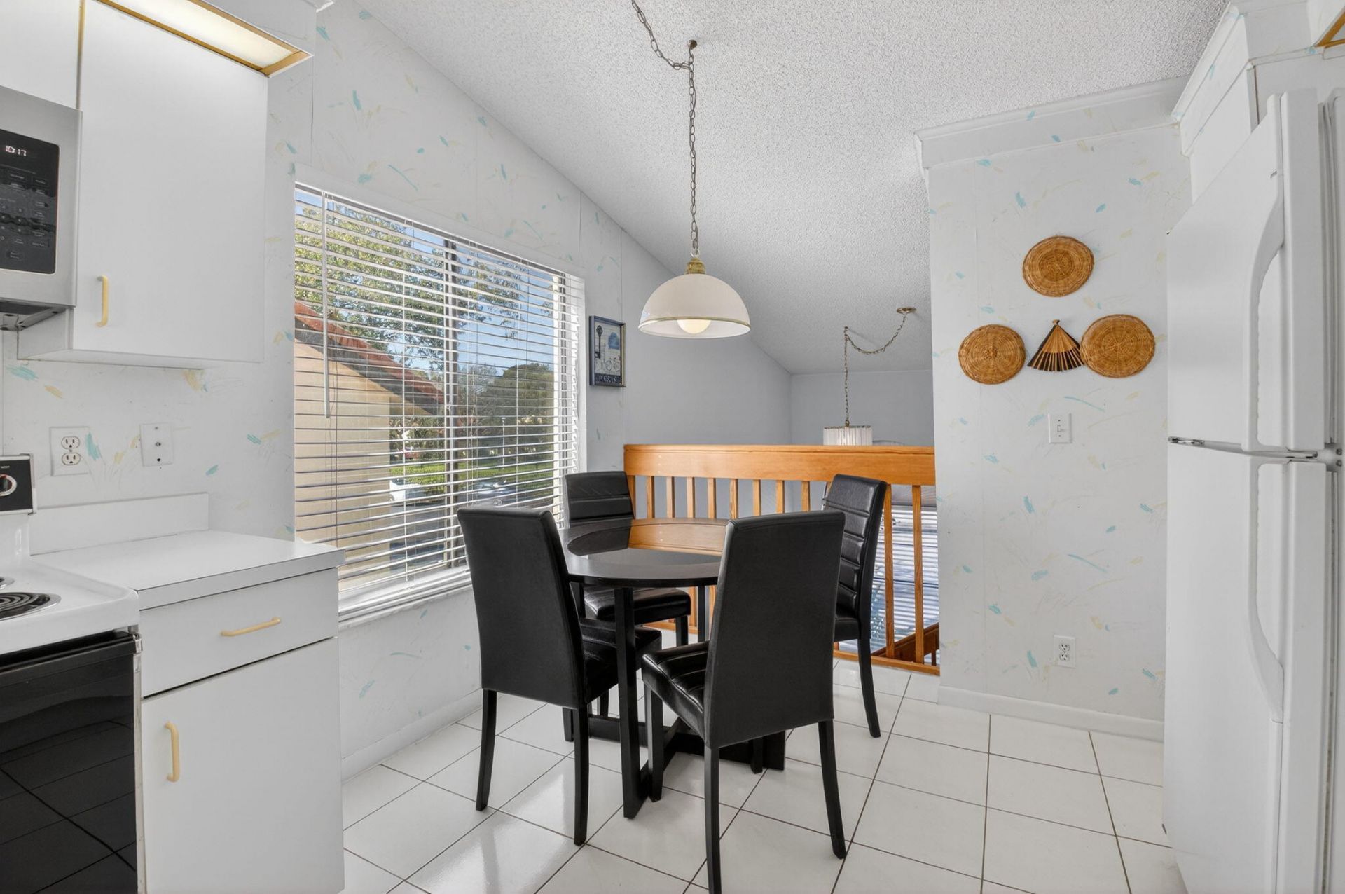 10279 N Circle Lake Drive, Unit 202, Boynton Beach, FL 33437 Photo