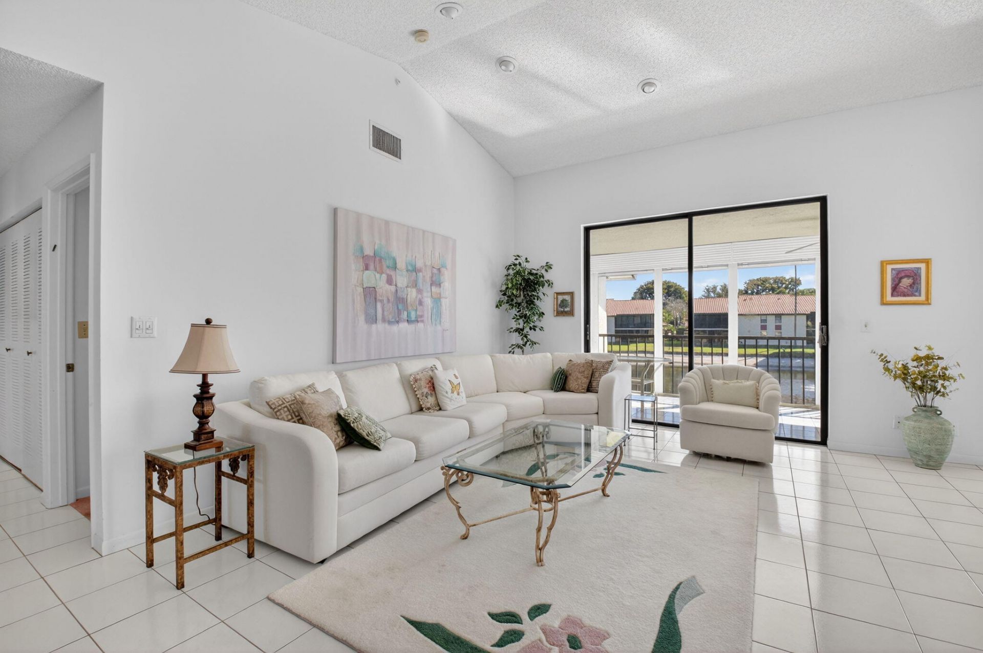 10279 N Circle Lake Drive, Unit 202, Boynton Beach, FL 33437 Photo