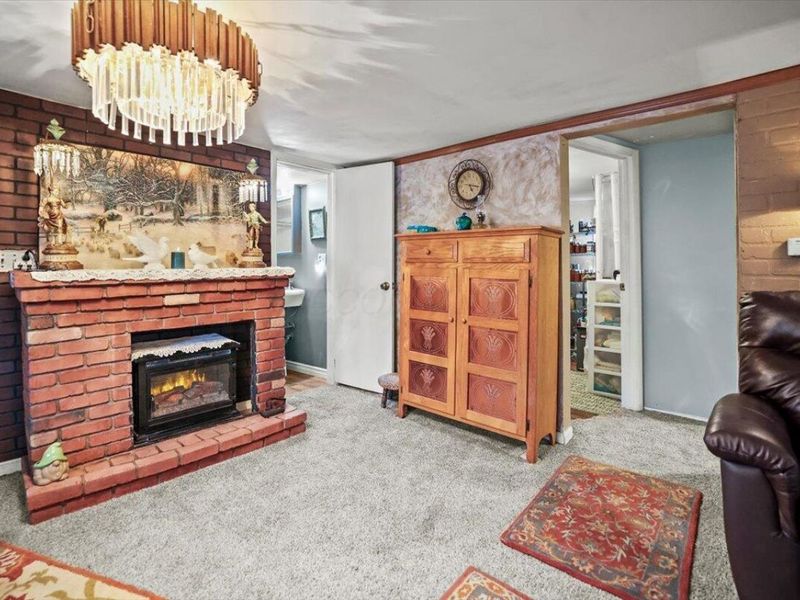 101 W 1st Avenue, Hebron, OH 43025 Photo 9