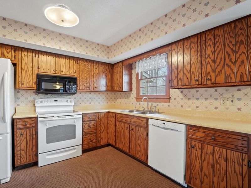 658 Knoll Drive, Granville, OH 43023 Photo 12