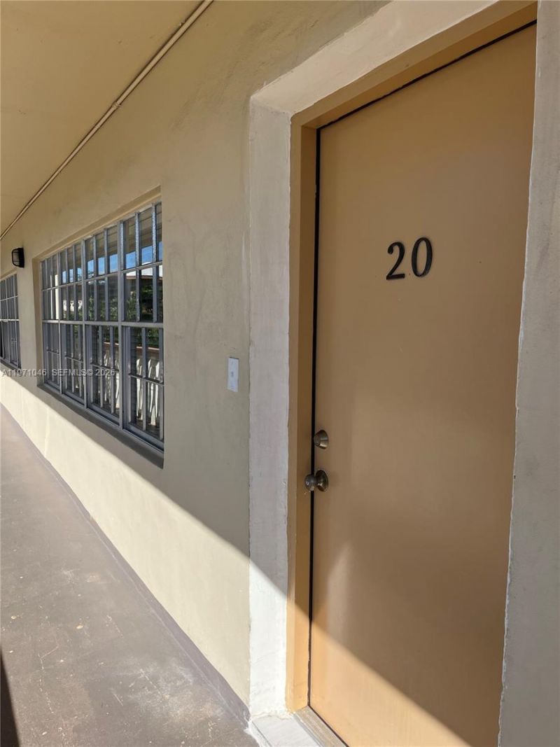 11855 NE 19th Dr , Unit 20, North Miami, FL 33181 Photo