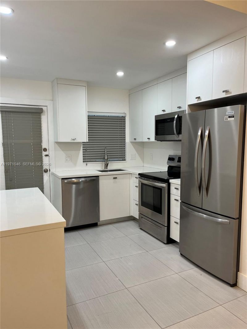 11855 NE 19th Dr , Unit 20, North Miami, FL 33181 Photo