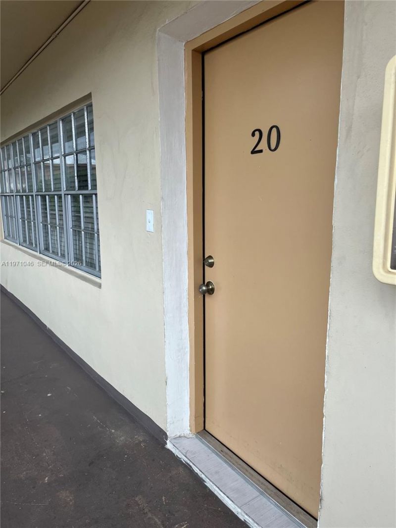 11855 NE 19th Dr , Unit 20, North Miami, FL 33181 Photo