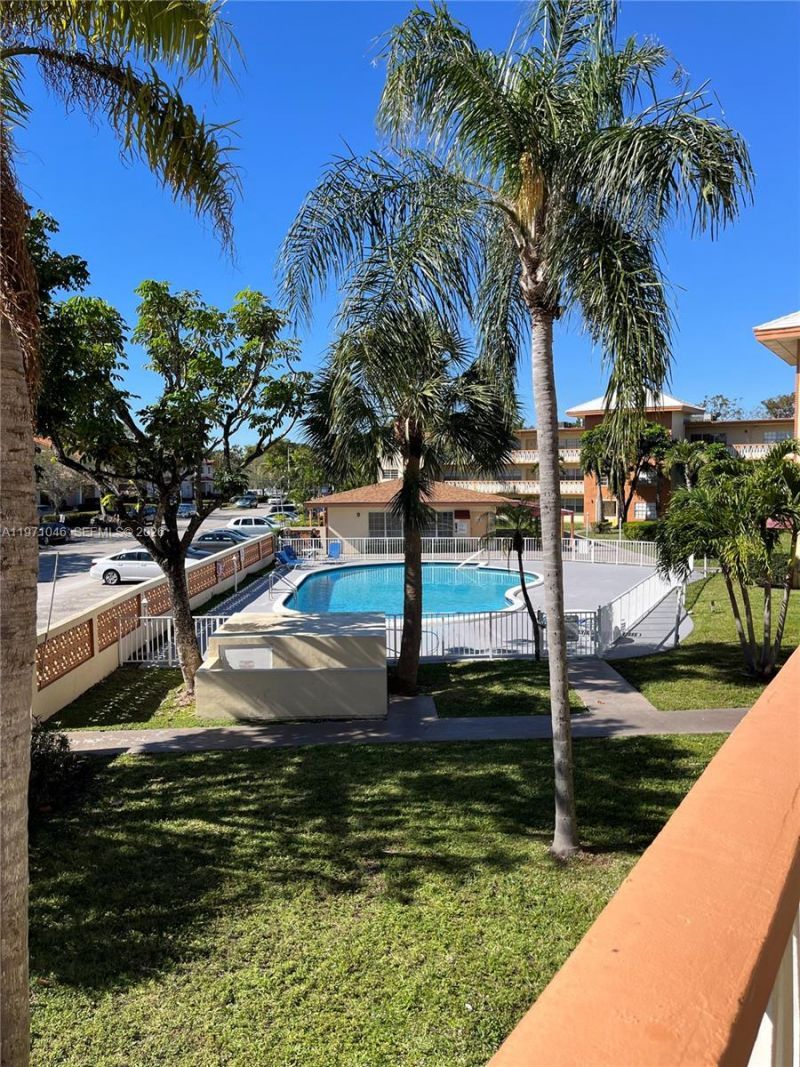 11855 NE 19th Dr , Unit 20, North Miami, FL 33181 Photo