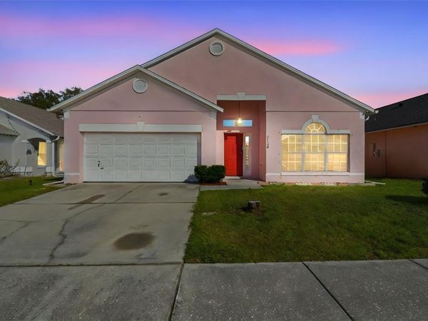 2104 MALLARD CREEK CIRCLE , KISSIMMEE, FL 34743