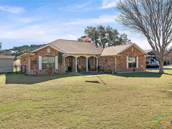 10223 Southshore Drive, Salado, TX 76571