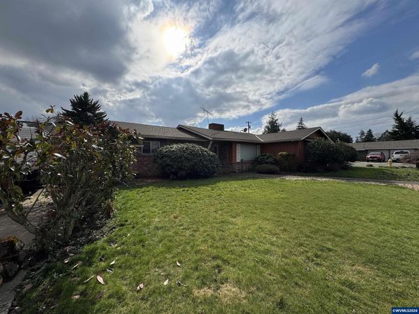 240 NW Baker Creek Rd, McMinnville, OR 97128