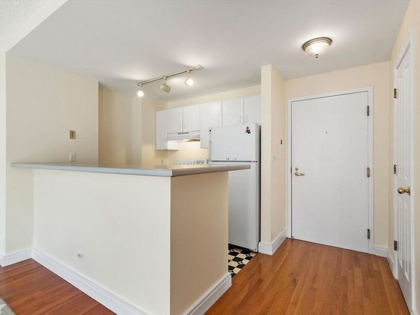 534 Beacon St, Unit 302, Boston, MA 02215