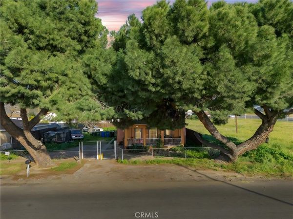 7977 Victoria Avenue, Highland, CA 92346