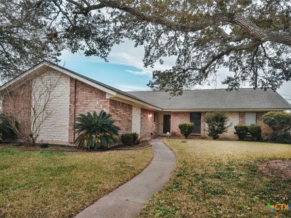 115 Santa Fe , Victoria, TX 77904