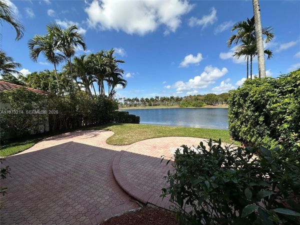 10965 NW 59th St, Doral, FL 33178