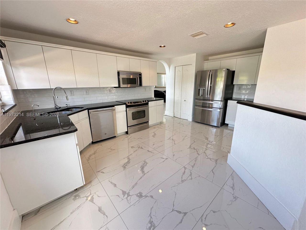 10965 NW 59th St, Doral, FL 33178 Photo