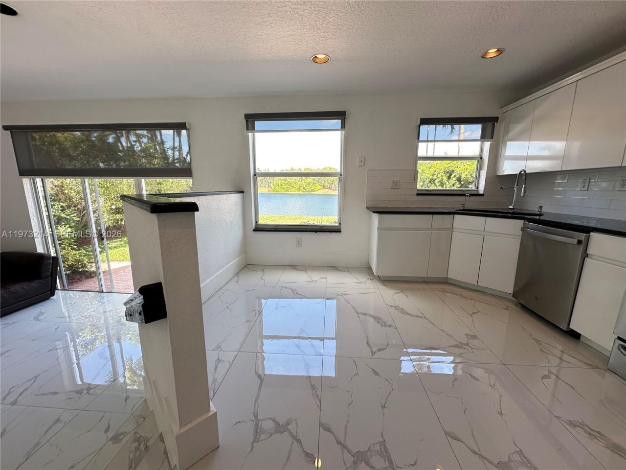 10965 NW 59th St, Doral, FL 33178 Photo